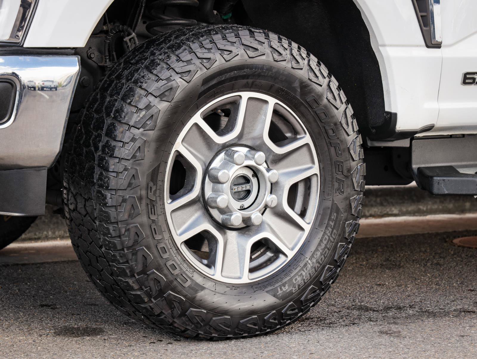 Used 2023 Ford F350 Lariat AWD/4WD image 12