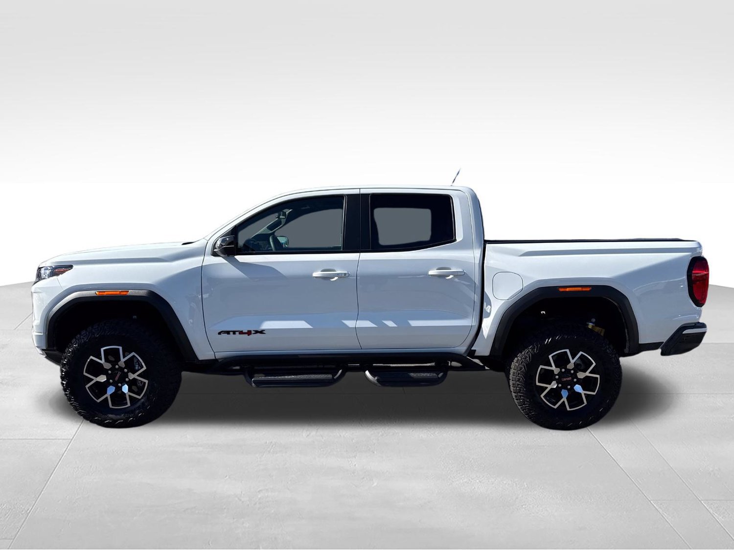 Used 2024 GMC Canyon AT4X AWD/4WD image 2
