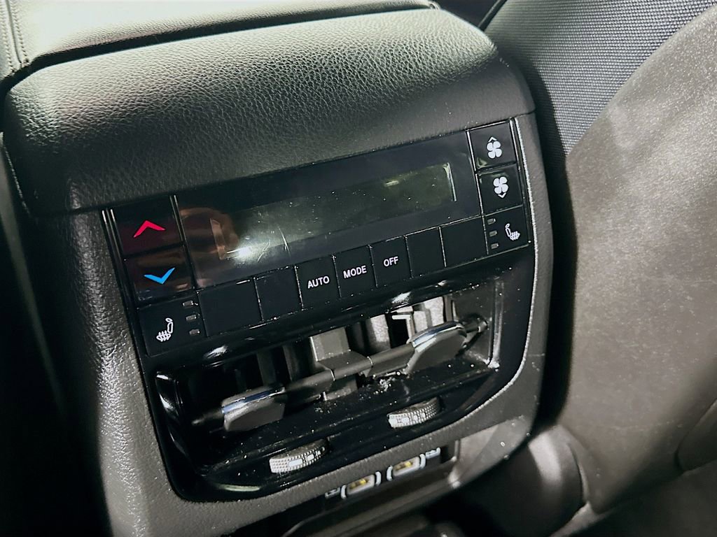 Certified 2024 Jeep Grand Cherokee L Limited w/ Luxury Tech Group II AWD/4WD image 38