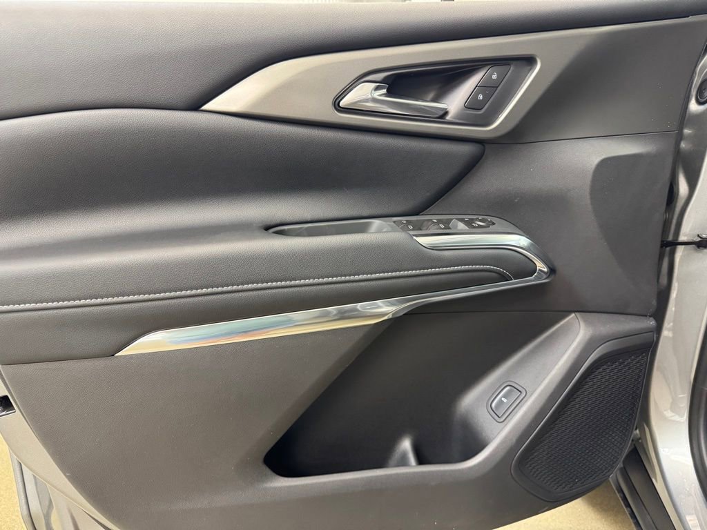 New 2026 Chevrolet Traverse LT w/ Sun and Wheel Package FWD image 8