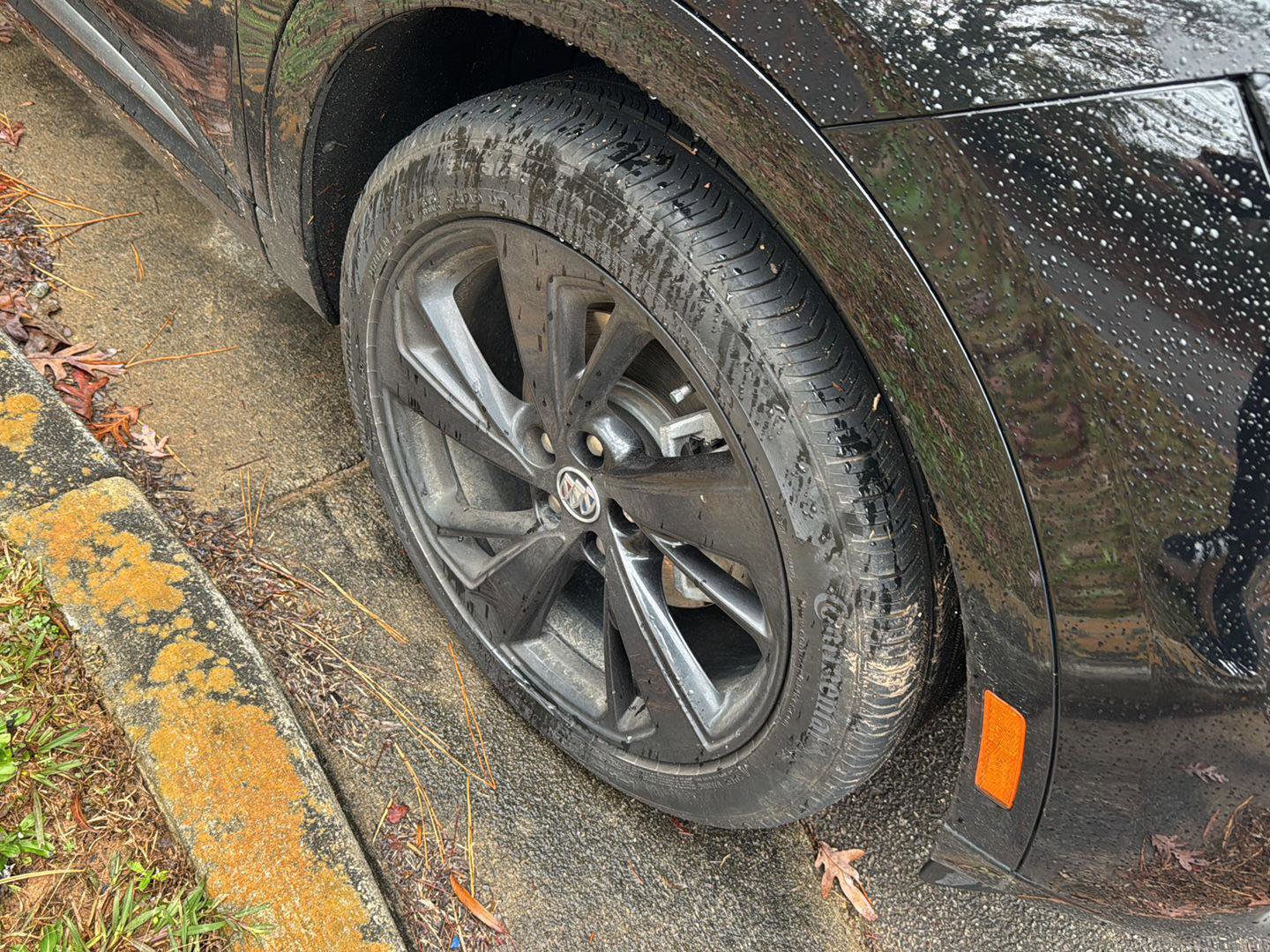 Certified 2022 Buick Envision Essence w/ Sport Touring Package image 6