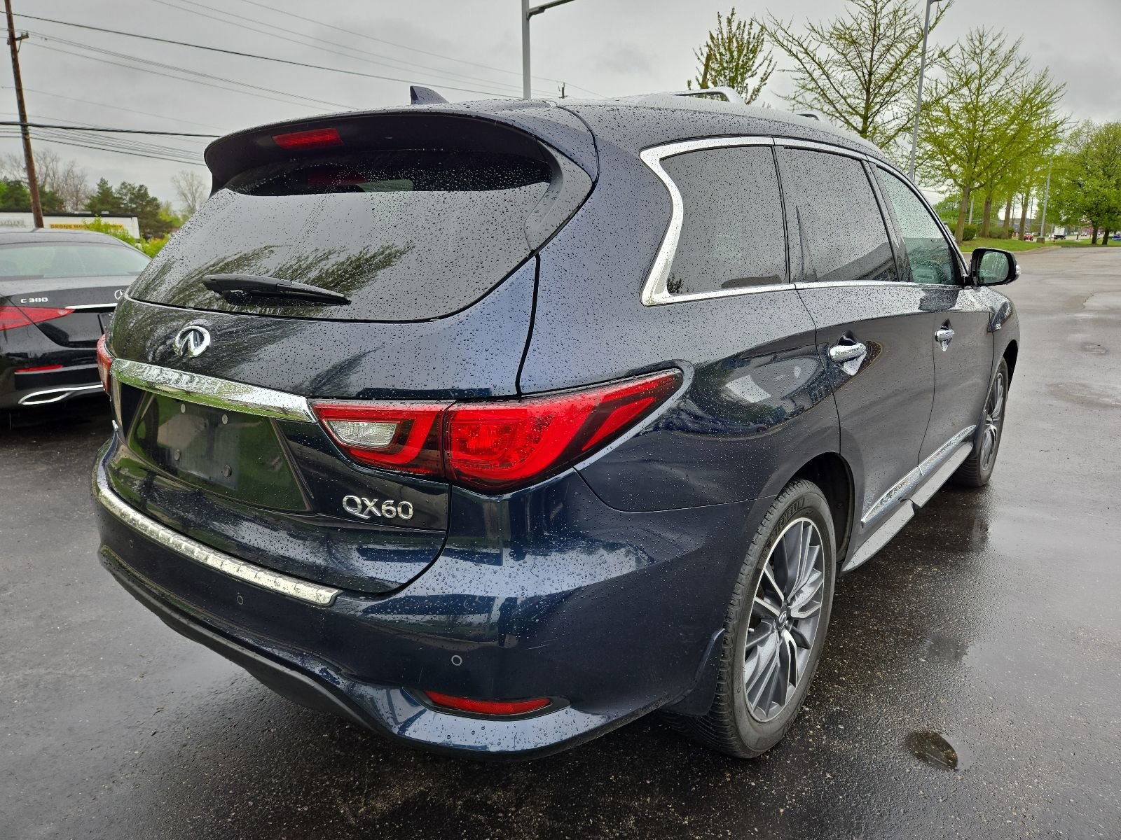 Used 2020 INFINITI QX60 Luxe w/ Sensory Package AWD/4WD image 4