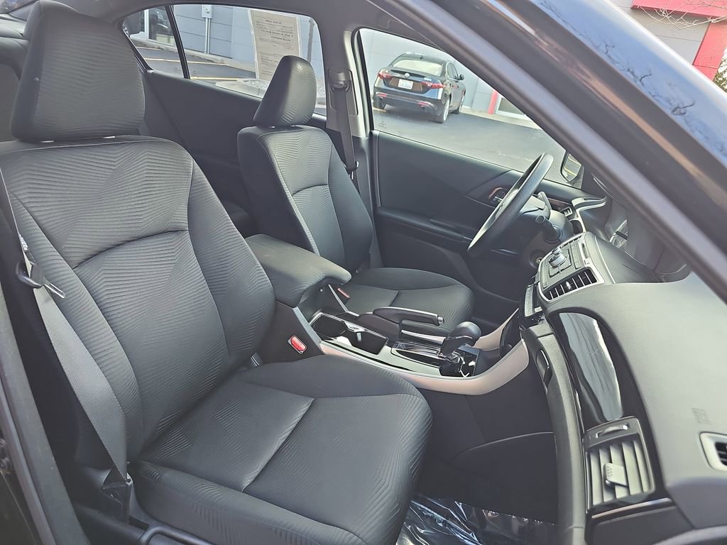 Used 2016 Honda Accord LX image 10