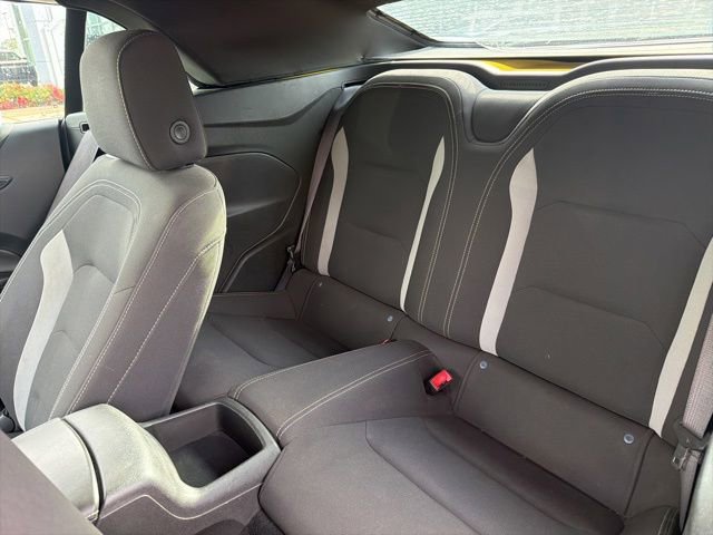 Used 2017 Chevrolet Camaro SS RWD image 9