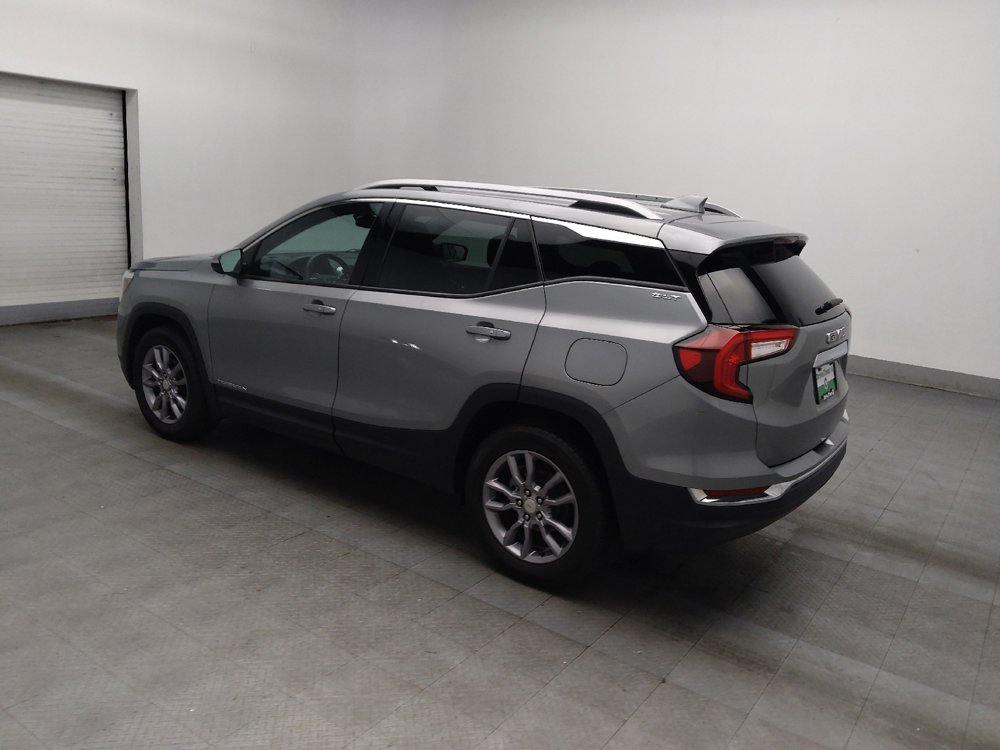 Used 2023 GMC Terrain SLT image 3