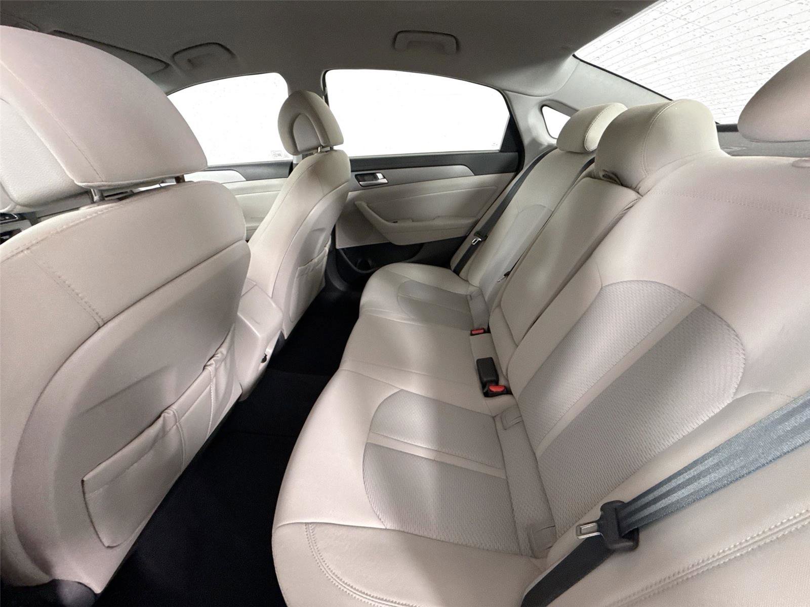 Used 2015 Hyundai Sonata SE w/ Option Group 09 FWD image 27