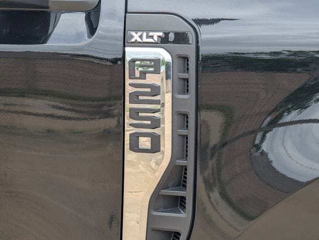 Used 2024 Ford F250 XLT w/ FX4 Off-Road Package AWD/4WD image 10