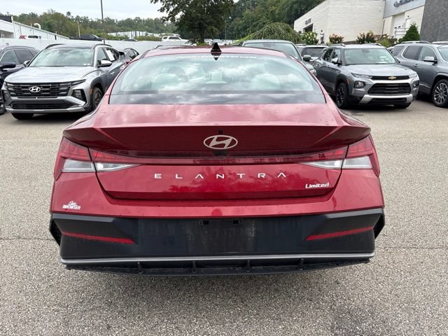 Used 2025 Hyundai Elantra Limited FWD image 4