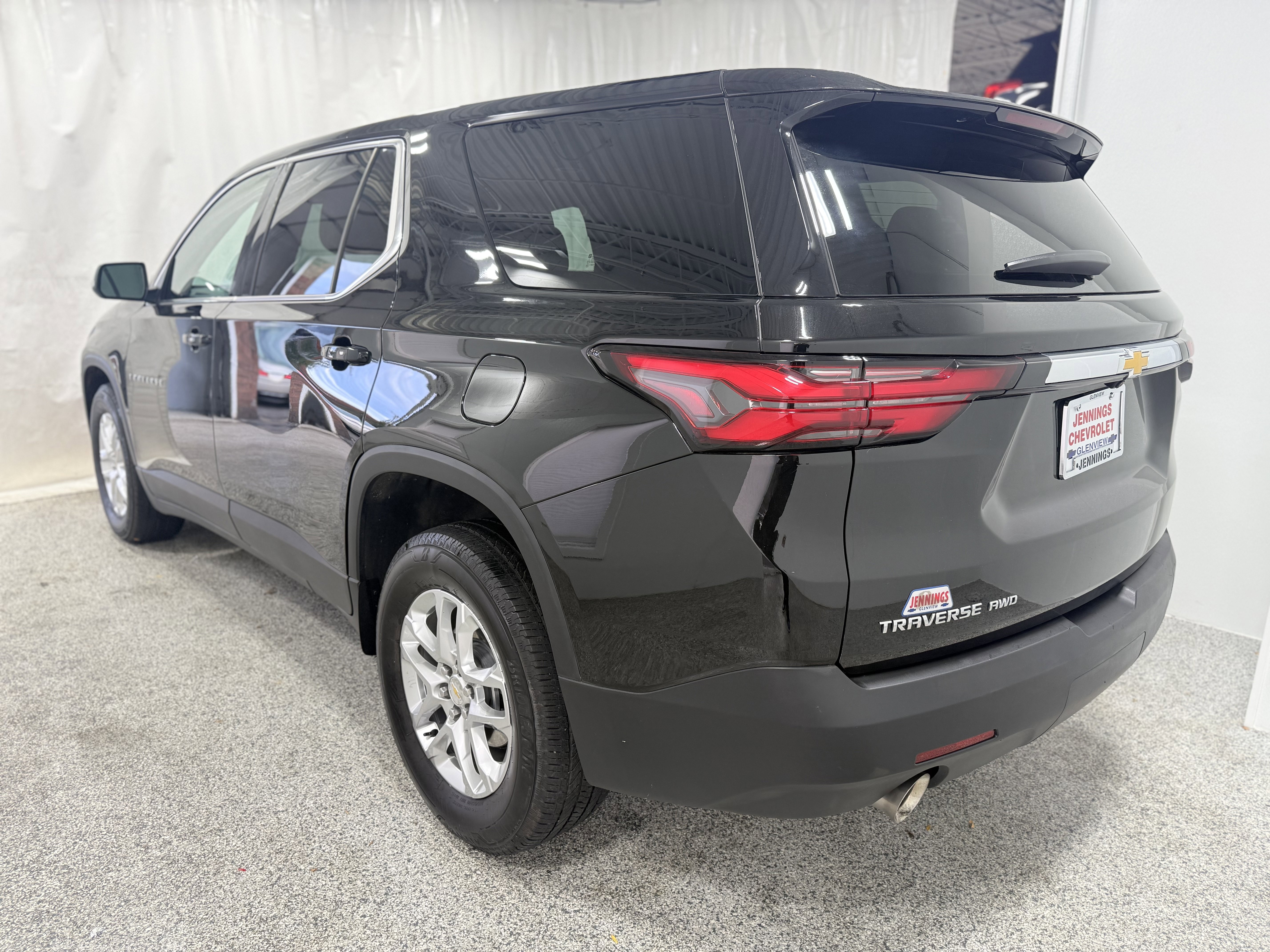 Certified 2023 Chevrolet Traverse LS w/ Safety Package image 6