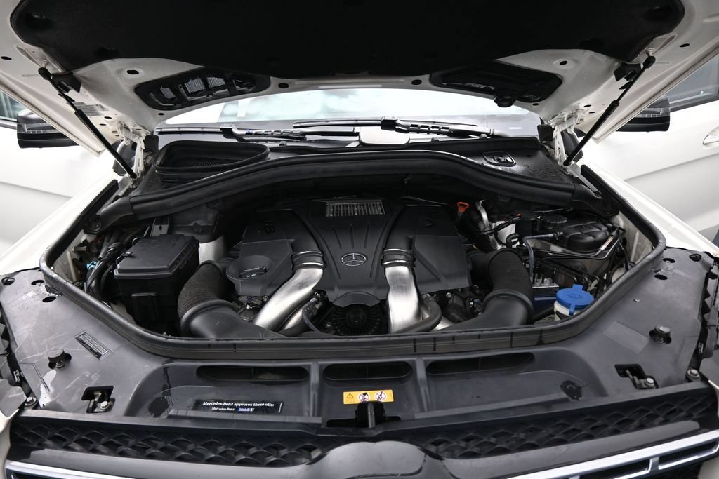 Used 2018 Mercedes-Benz GLS 550 4MATIC image 34