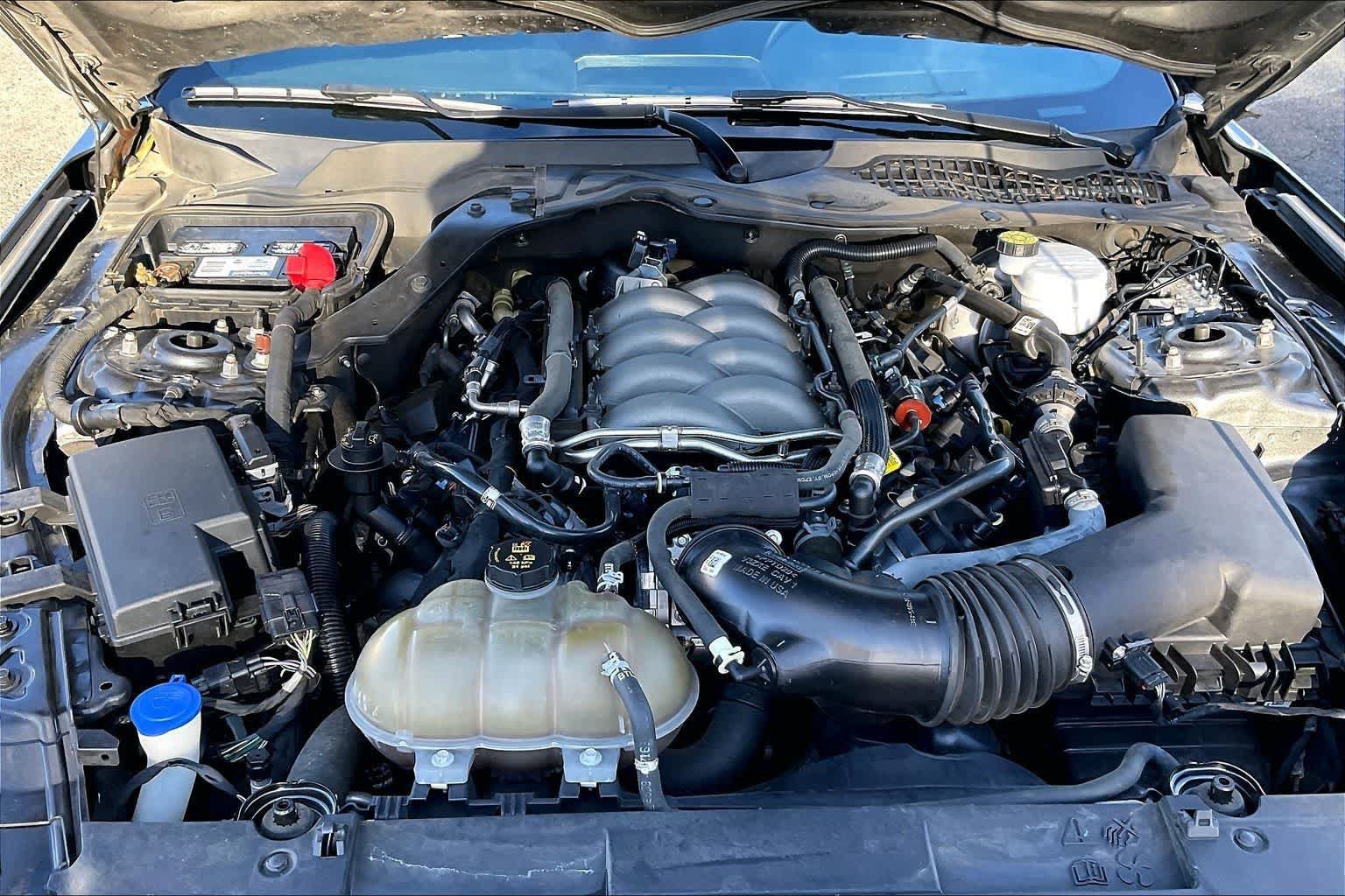Used 2020 Ford Mustang GT w/ Black Accent Package RWD image 9