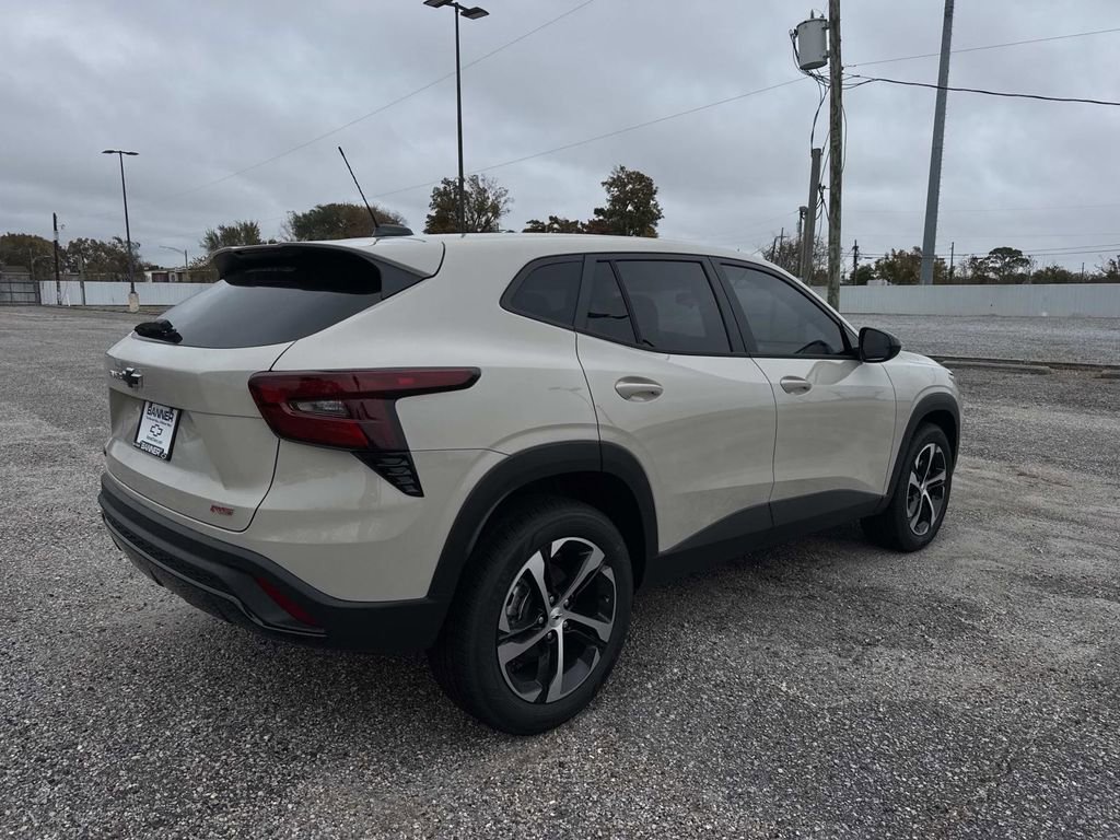 New 2026 Chevrolet Trax RS w/ Sunroof Package image 7