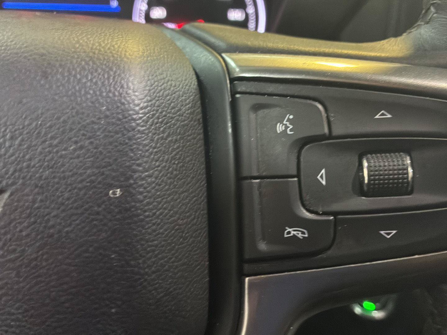Used 2022 Chevrolet Silverado 1500 LT AWD/4WD image 16