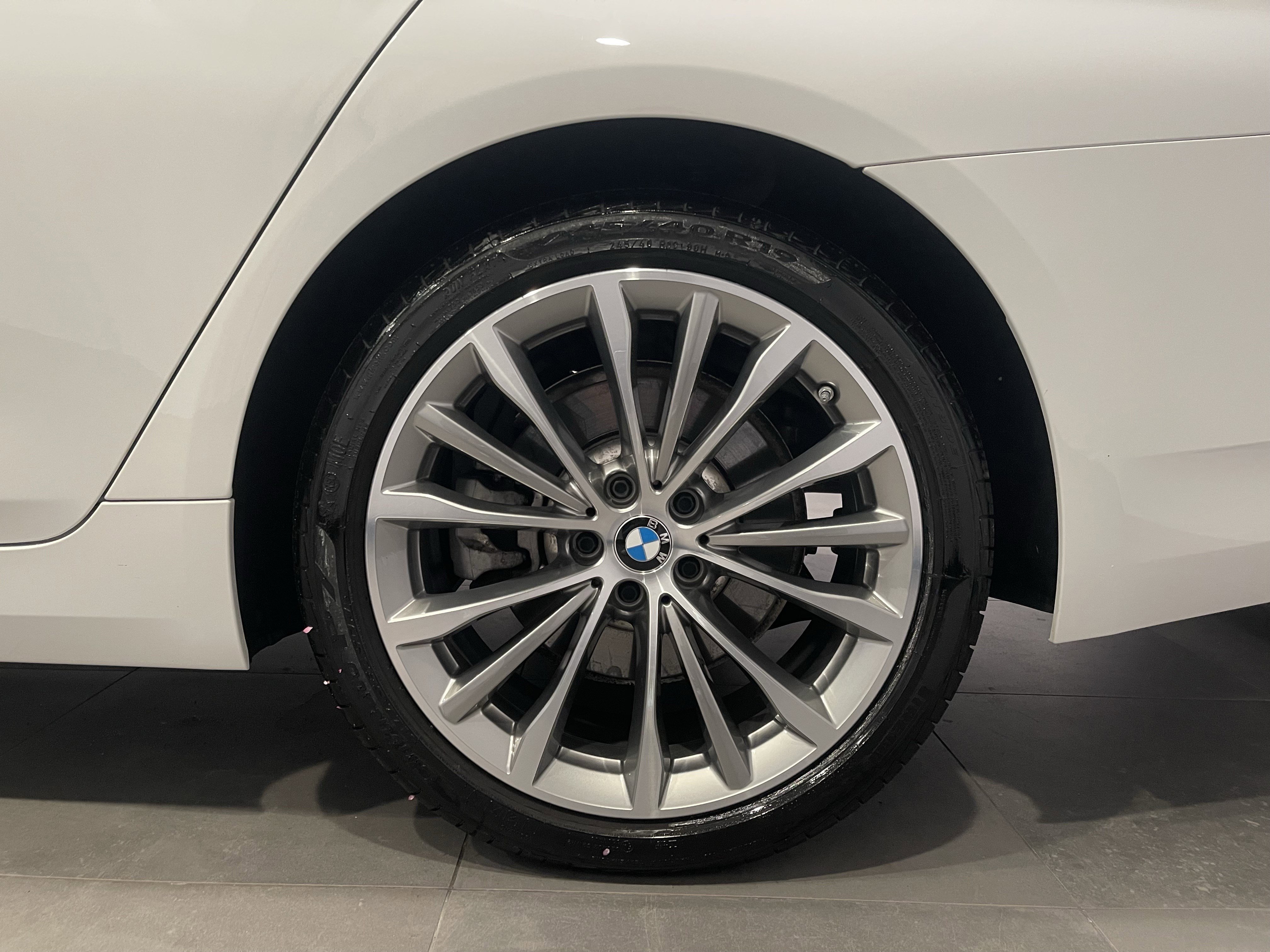 Certified 2023 BMW 530i xDrive w/ Convenience Package image 8