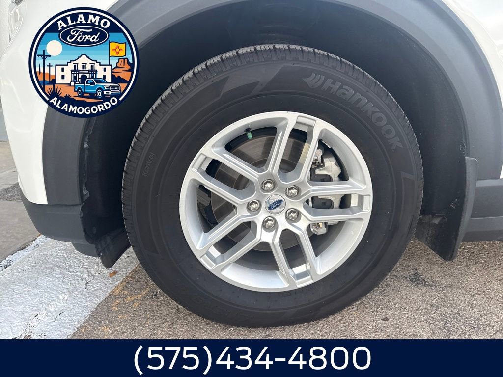 Used 2025 Ford Explorer Active w/ Active Comfort Package image 2