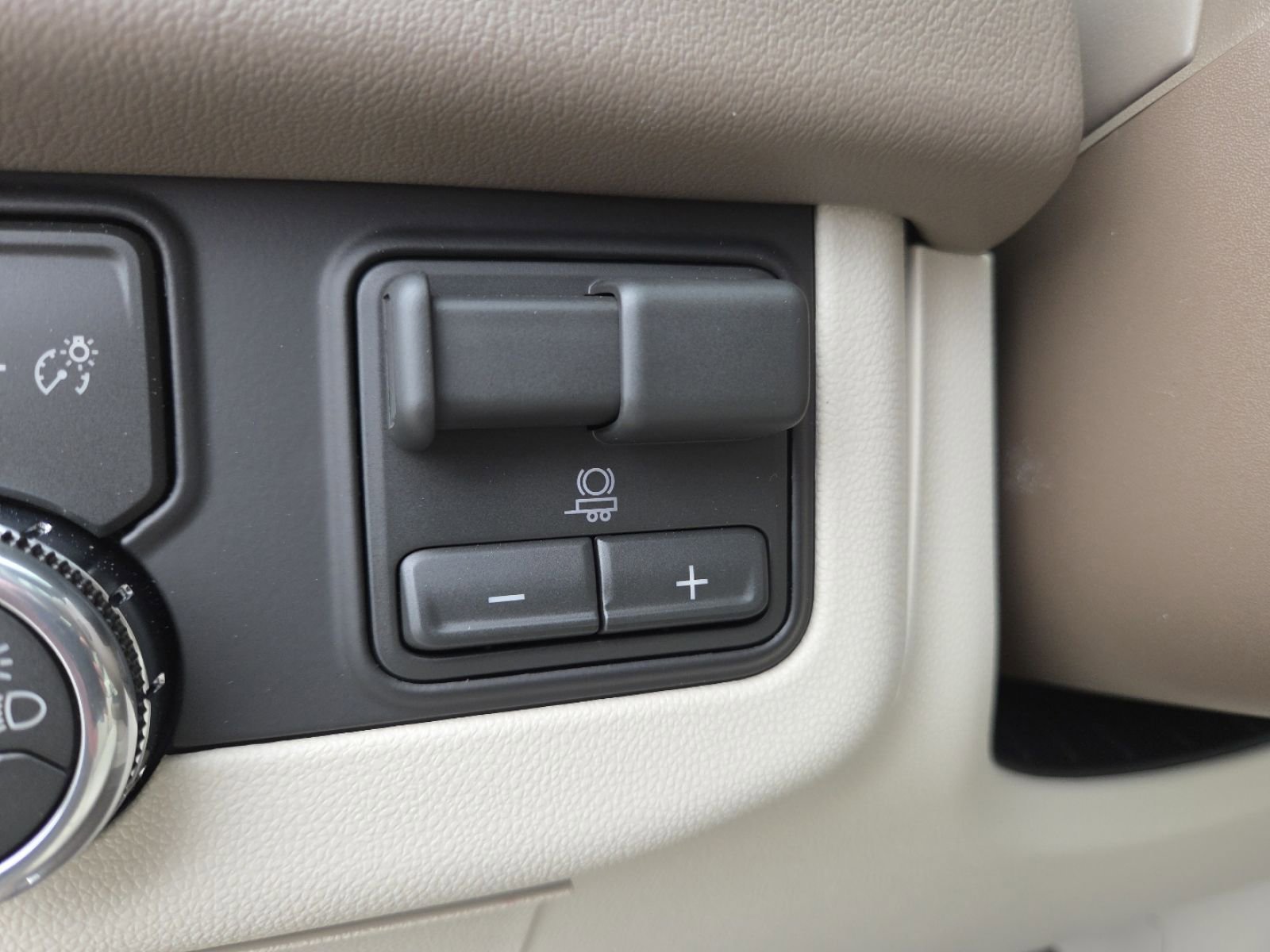 New 2026 GMC Yukon XL Denali image 17