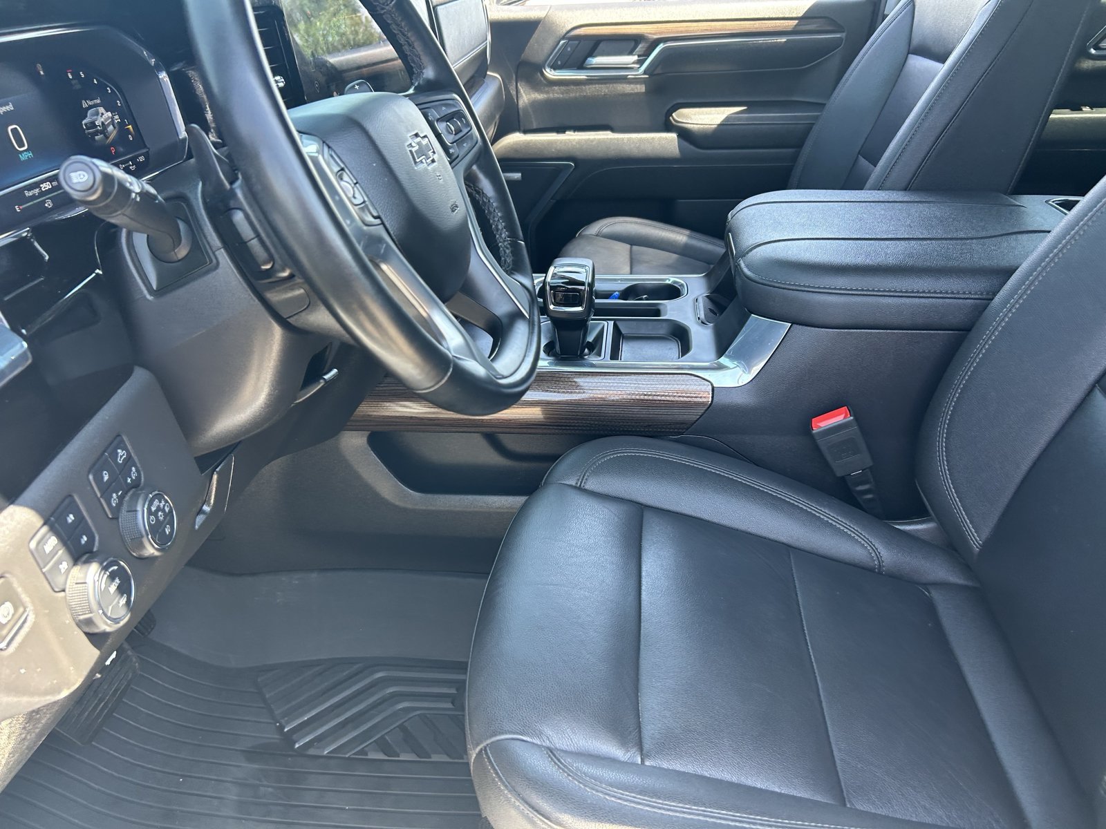 Certified 2024 Chevrolet Silverado 1500 LT Trail Boss w/ Convenience Package II AWD/4WD image 27