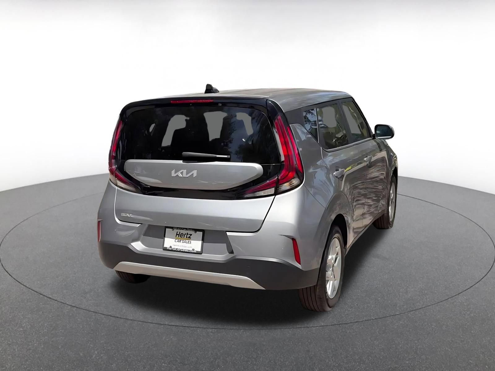 Used 2025 Kia Soul LX w/ LX Technology Package FWD image 14
