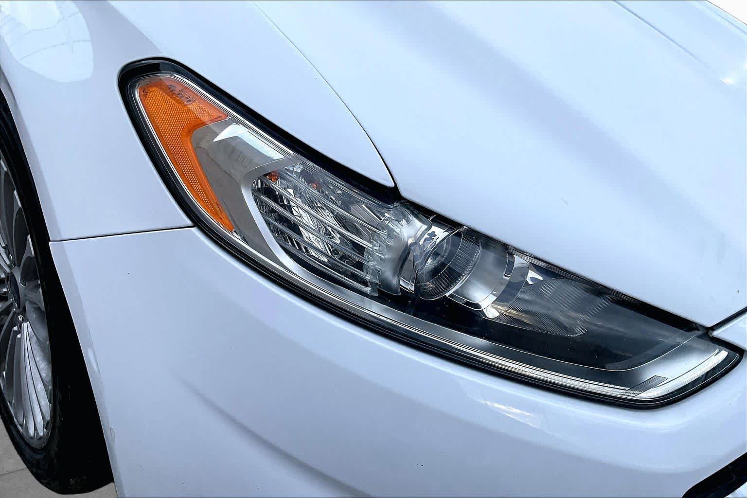 Used 2016 Ford Fusion Titanium FWD image 26
