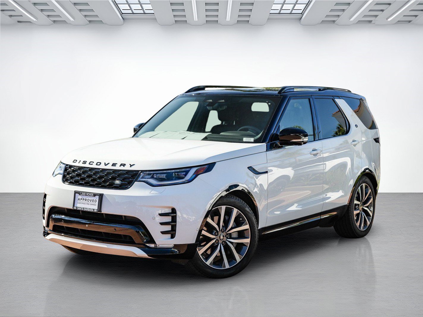 Certified 2025 Land Rover Discovery Dynamic SE
