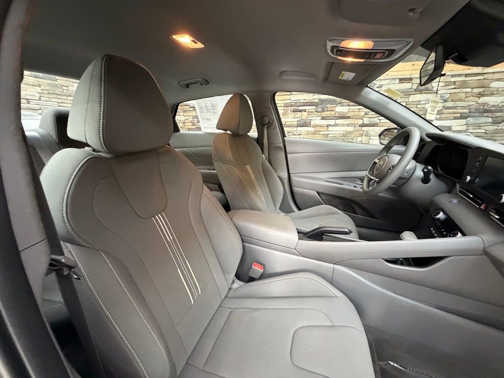 Certified 2023 Hyundai Elantra SEL image 15