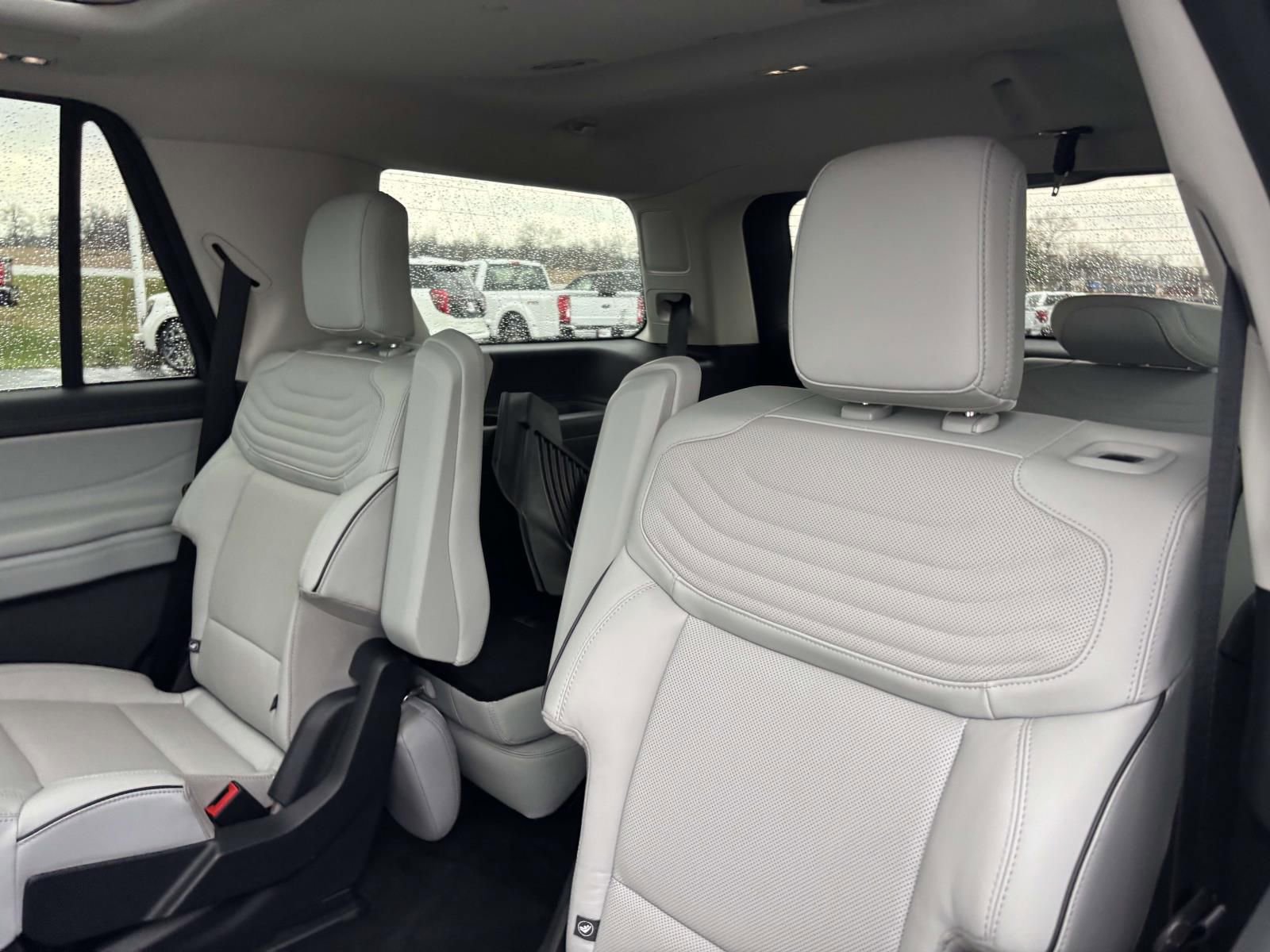 Used 2025 Ford Expedition Platinum w/ Platinum Ultimate Package image 28