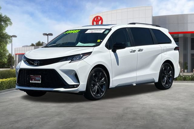 Certified 2026 Toyota Sienna XSE FWD image 10