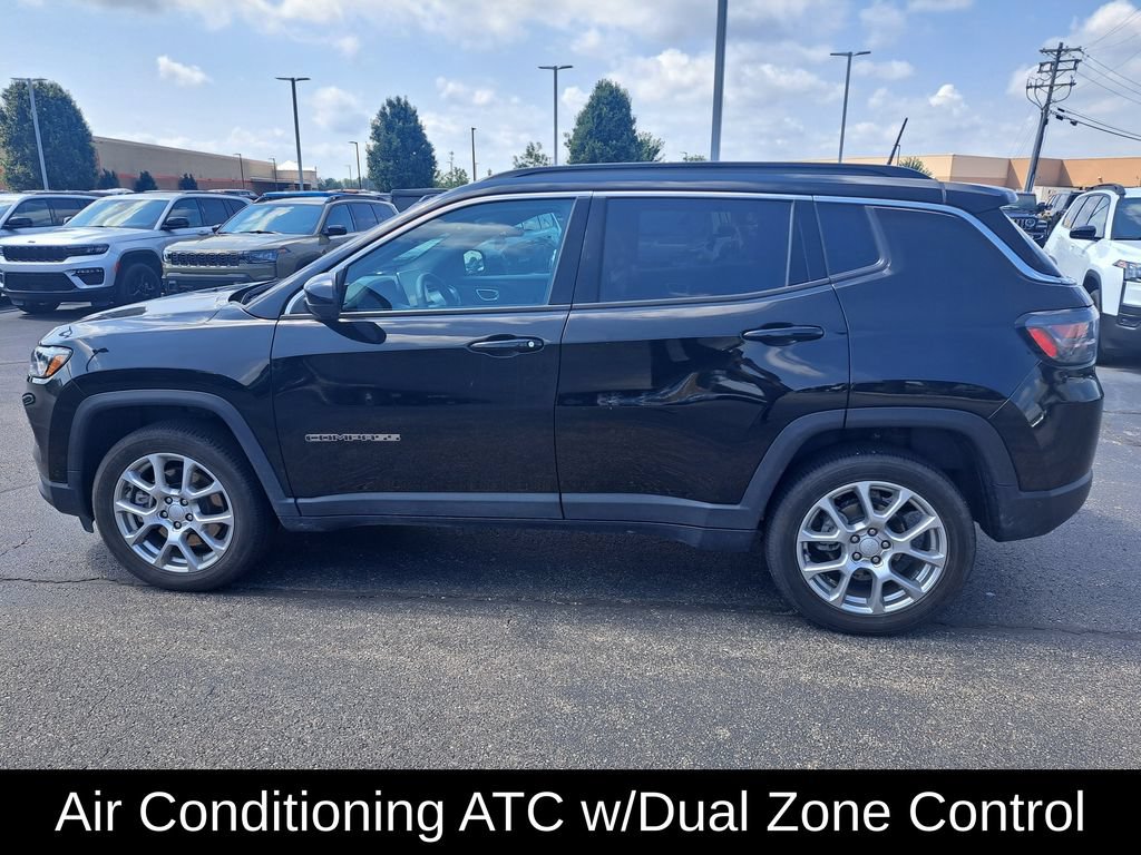 Used 2024 Jeep Compass Latitude w/ Sun and Sound Group AWD/4WD image 7