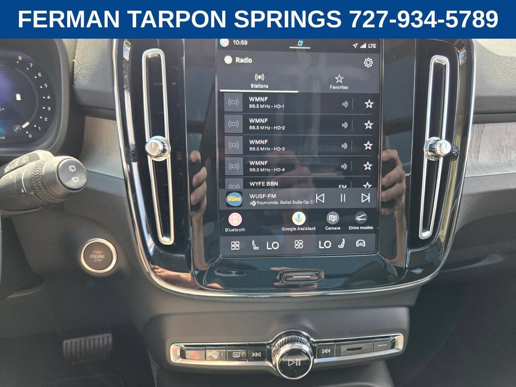 Certified 2024 Volvo XC40 B5 Plus AWD/4WD image 26