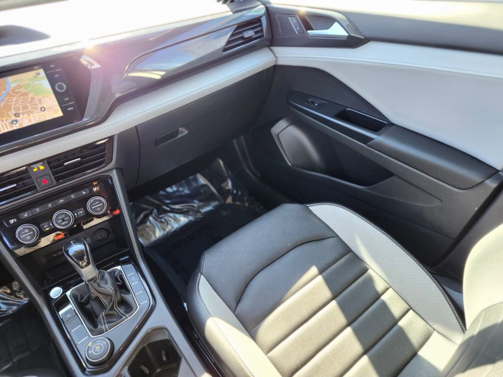 Used 2022 Volkswagen Taos SEL image 13