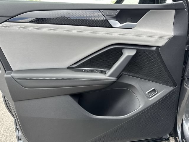 New 2026 Volkswagen Tiguan SE R-Line FWD image 22