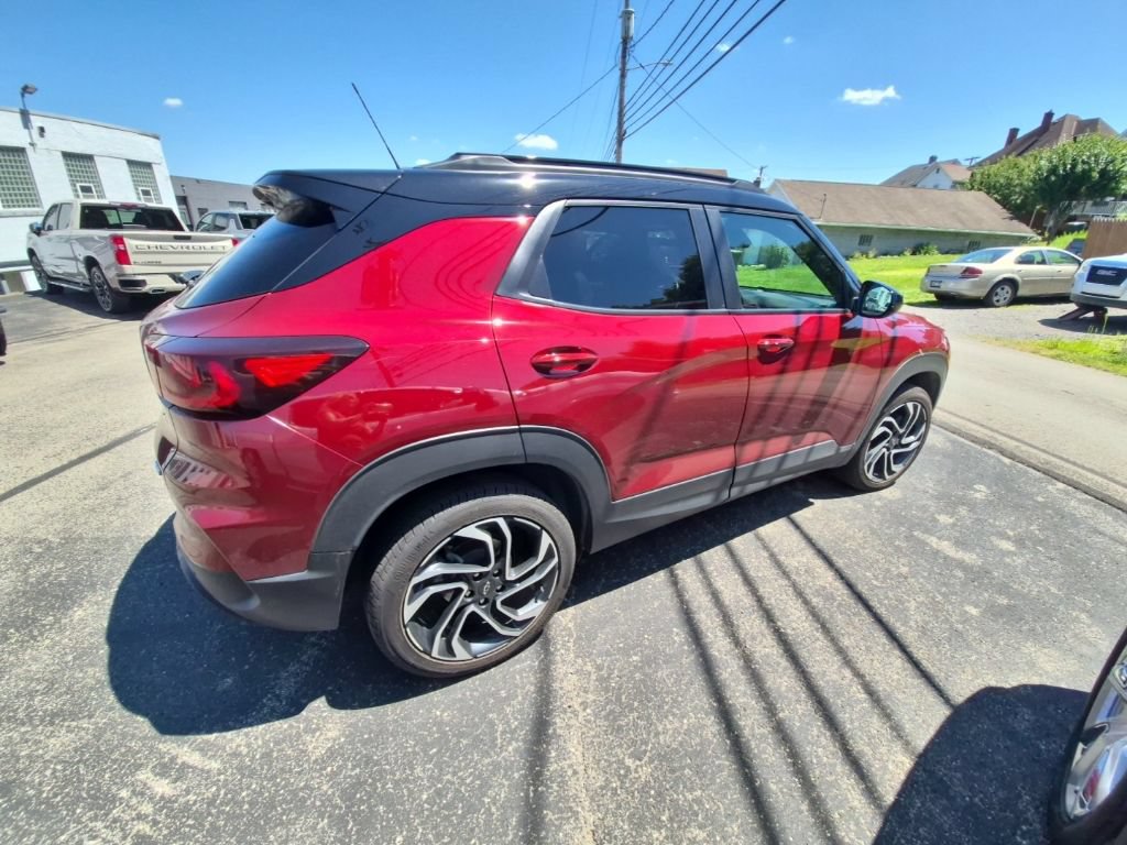 Used 2025 Chevrolet TrailBlazer RS w/ Convenience Package AWD/4WD image 8