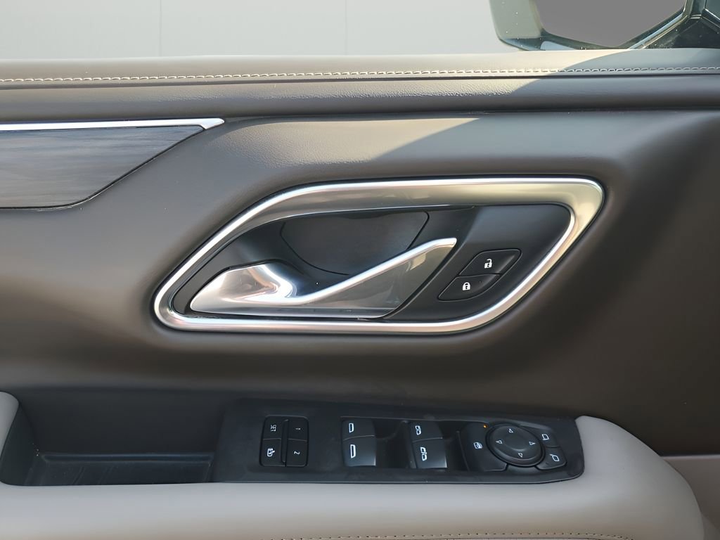 Used 2021 GMC Yukon XL SLT w/ Rear Media and Nav Package image 27