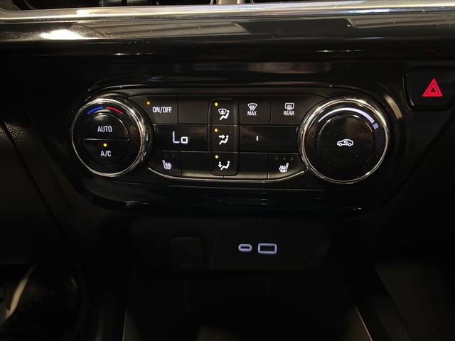 Used 2024 Chevrolet Trax RS FWD image 21