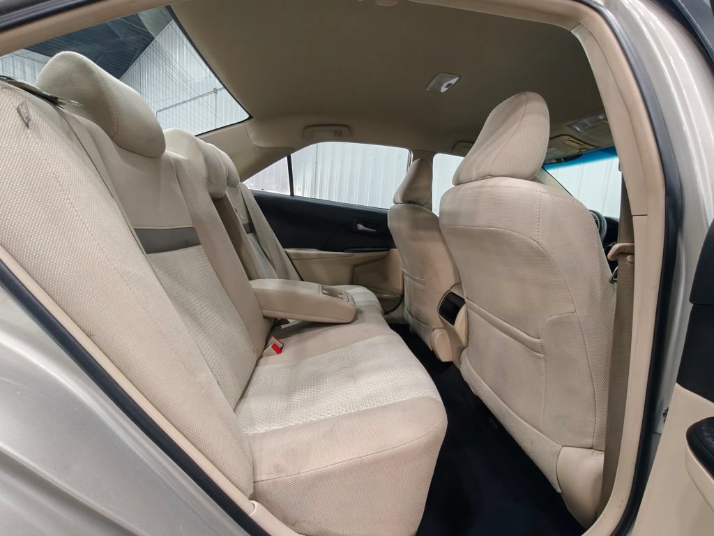 Used 2014 Toyota Camry LE FWD image 24