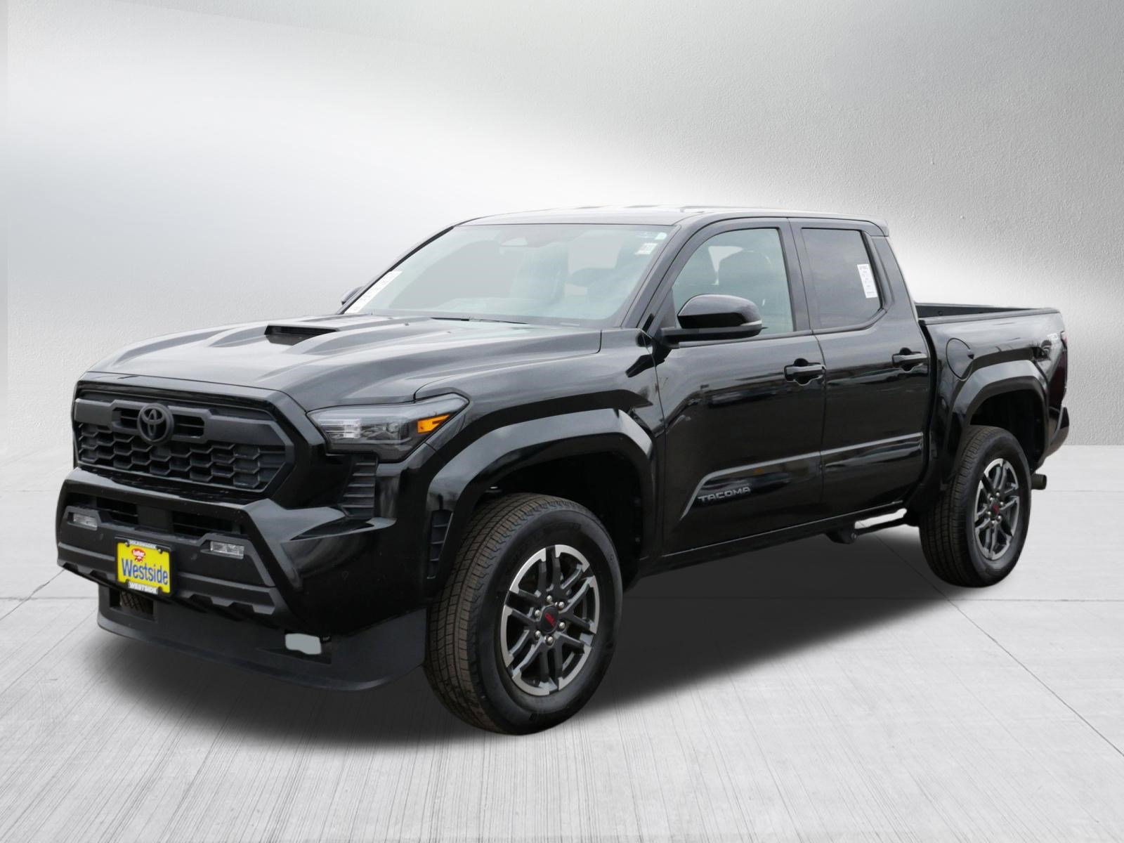Used 2025 Toyota Tacoma TRD Sport w/ TRD Sport Upgrade Package image 3