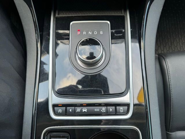 Used 2017 Jaguar XE RWD image 30