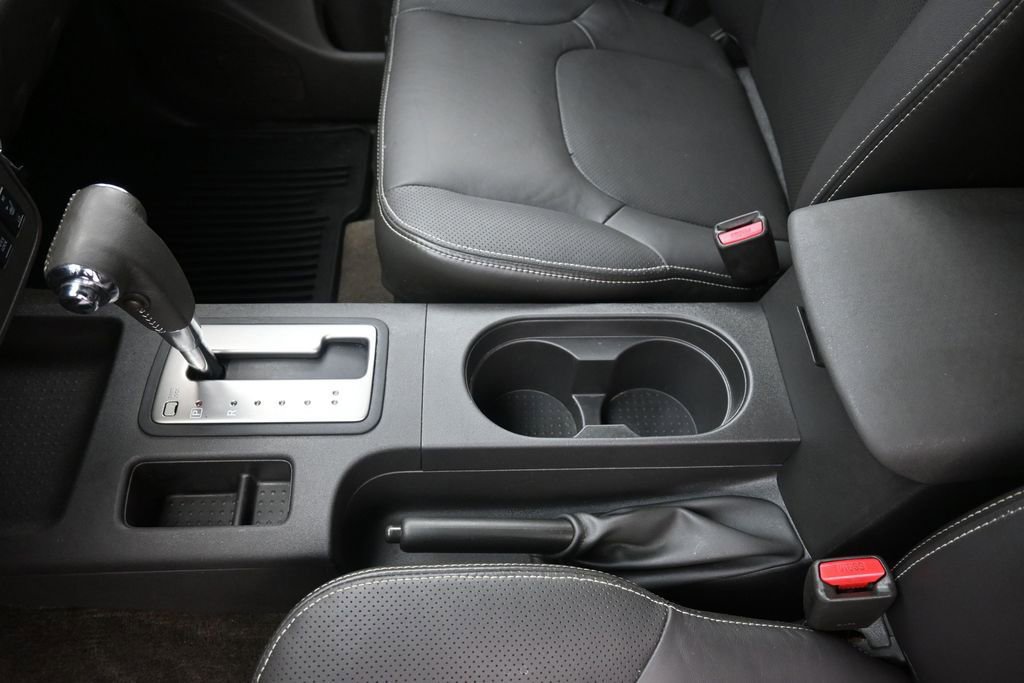 Used 2013 Nissan Frontier PRO-4X w/ Pro-4x Luxury Pkg AWD/4WD image 19
