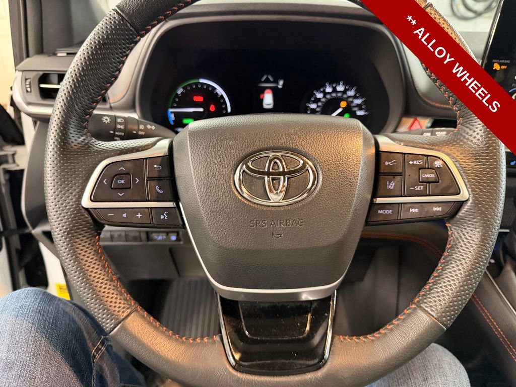Used 2023 Toyota Sienna XSE image 16