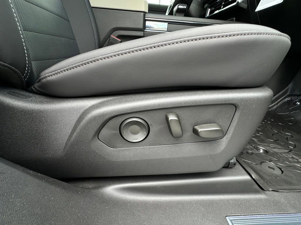 New 2026 GMC Hummer EV SUV w/ LPO, Sport Package AWD/4WD image 13