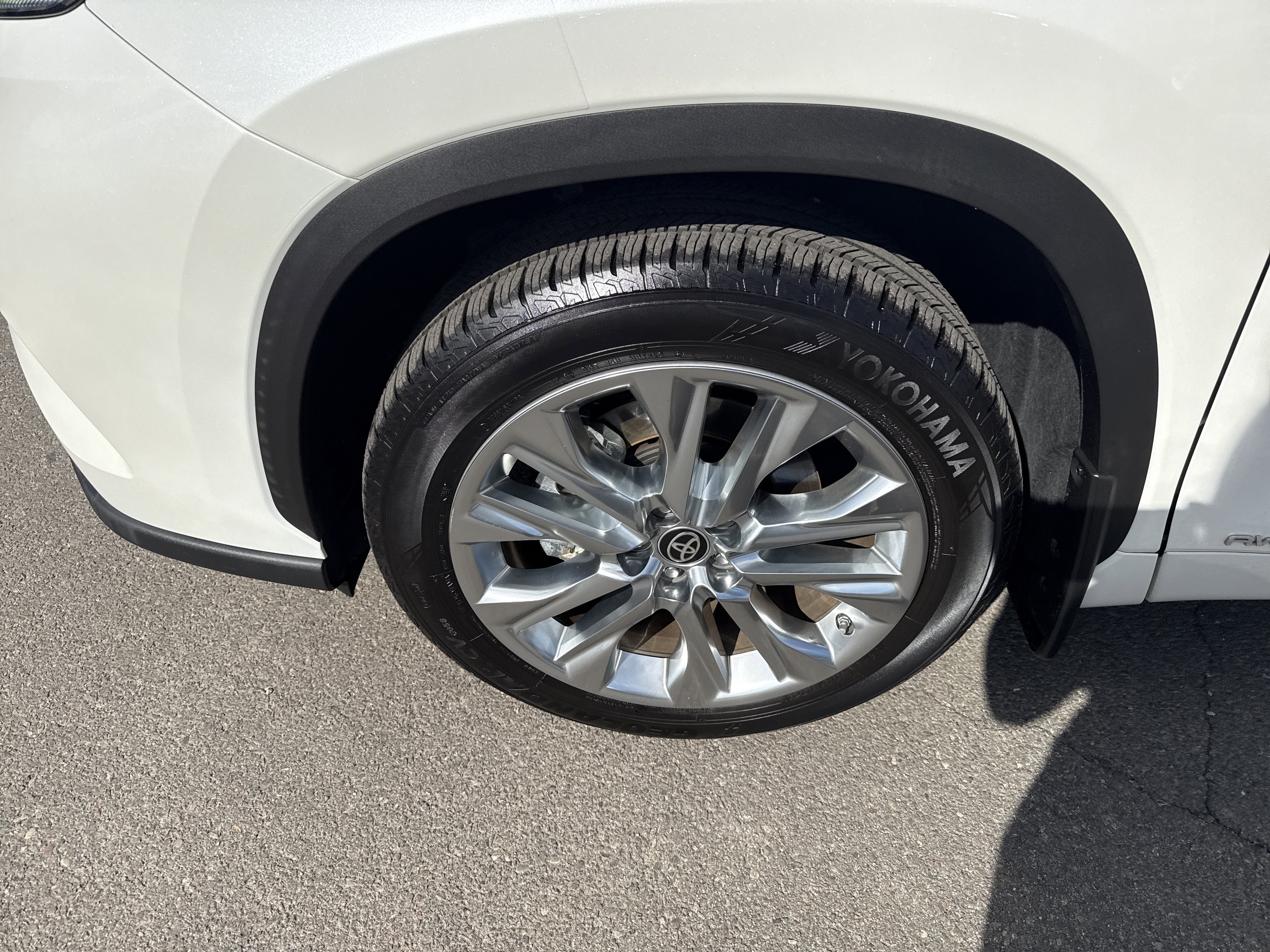 Used 2020 Toyota Highlander Limited image 11