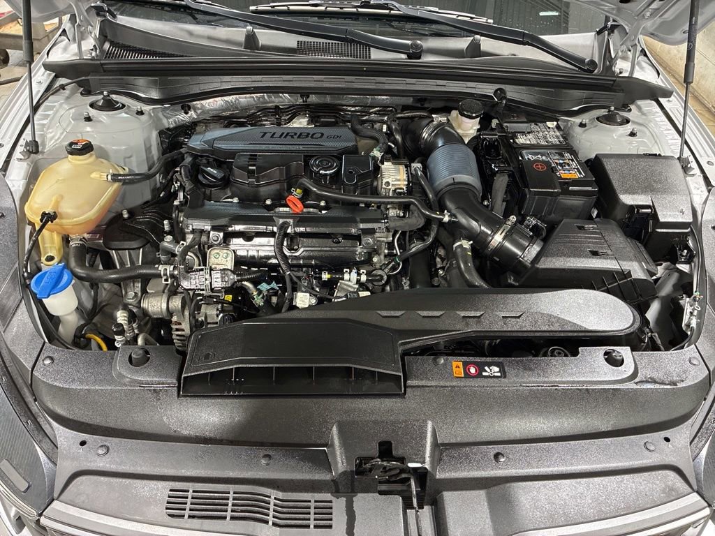 Used 2023 Kia K5 GT-Line image 12