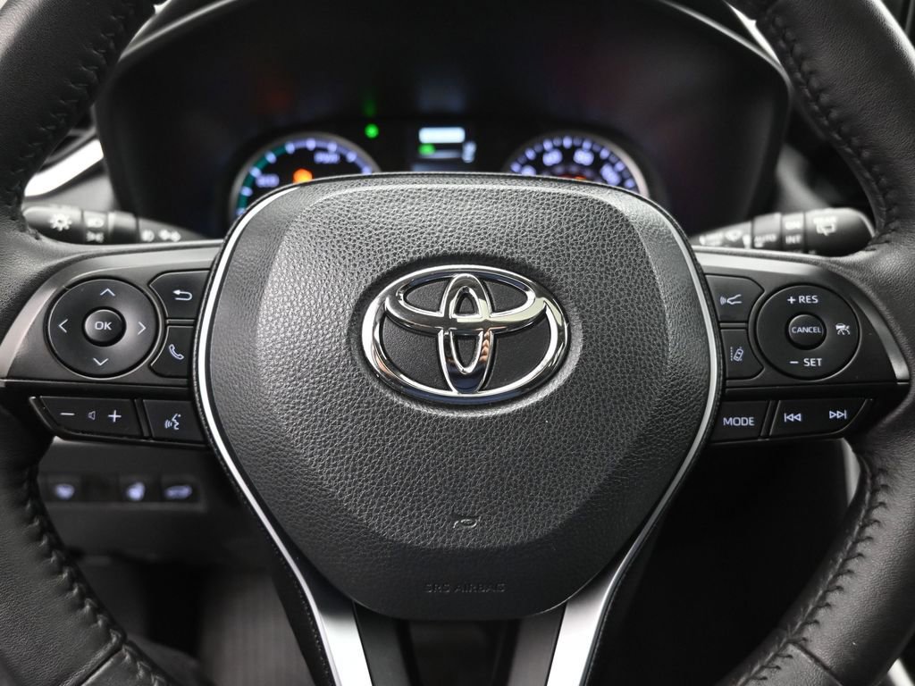 Used 2022 Toyota RAV4 XLE Premium AWD/4WD image 12