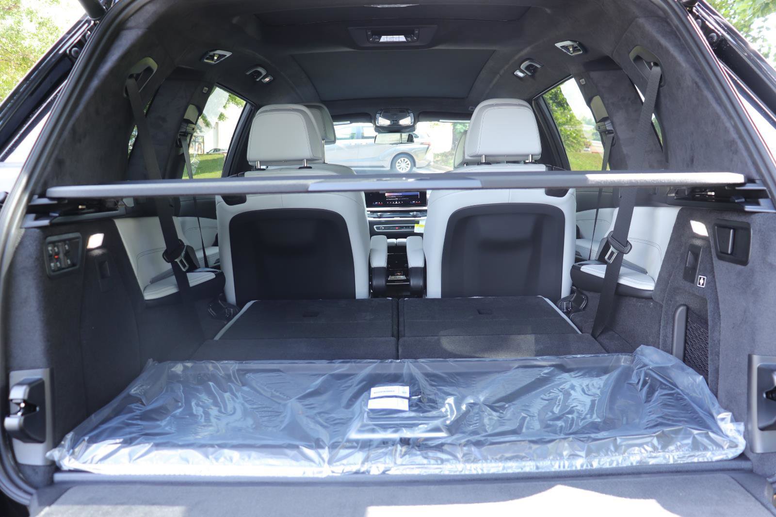 New 2026 BMW X7 xDrive40i w/ Premium Package image 18