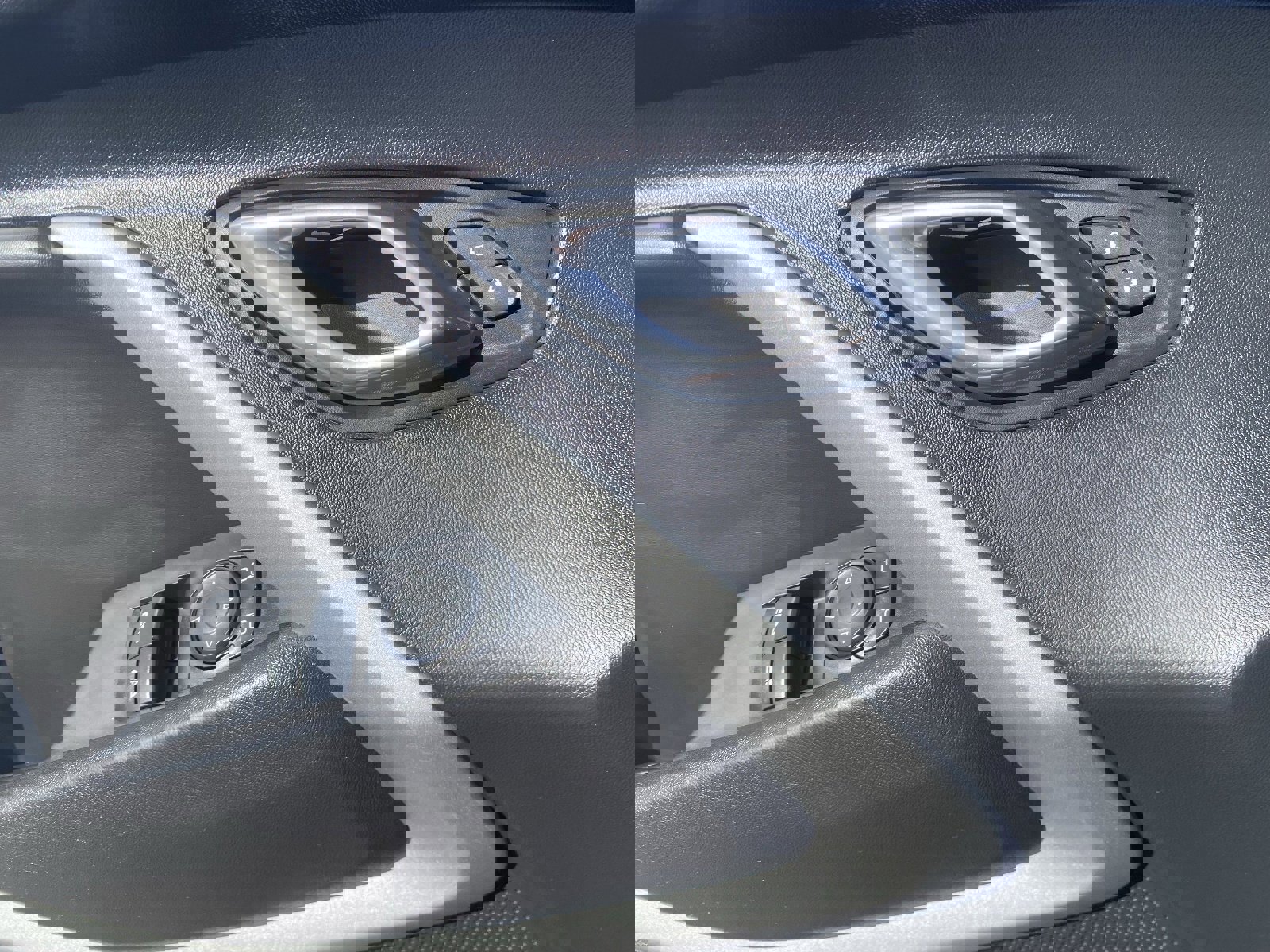 Used 2018 Chevrolet Camaro SS image 23