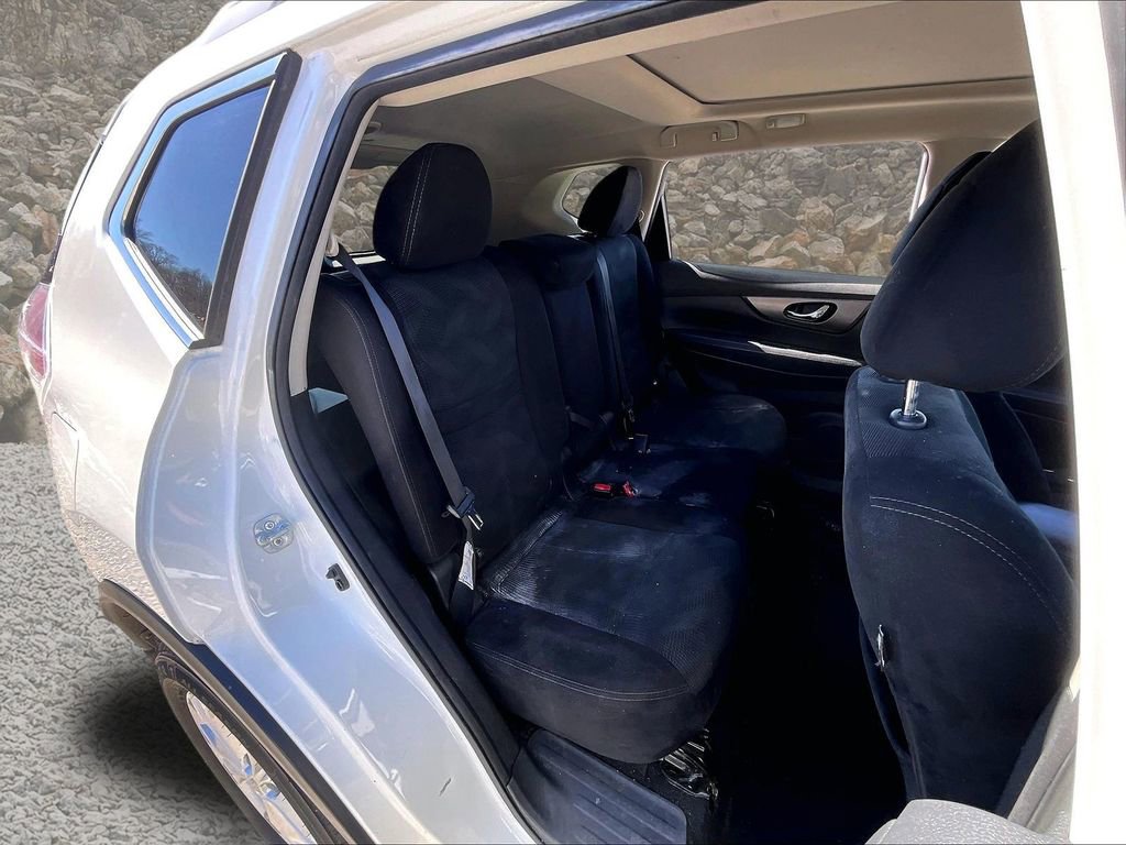 Used 2016 Nissan Rogue SV w/ SV Premium Package image 25