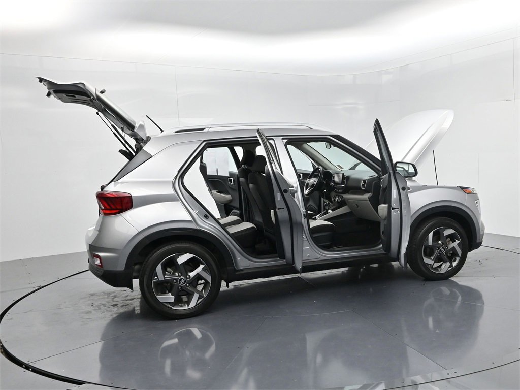 Used 2023 Hyundai Venue SEL image 48