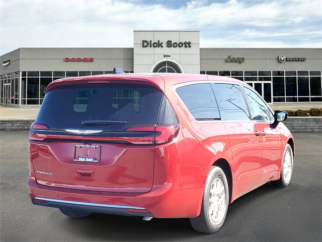 New 2026 Chrysler Pacifica Select image 5