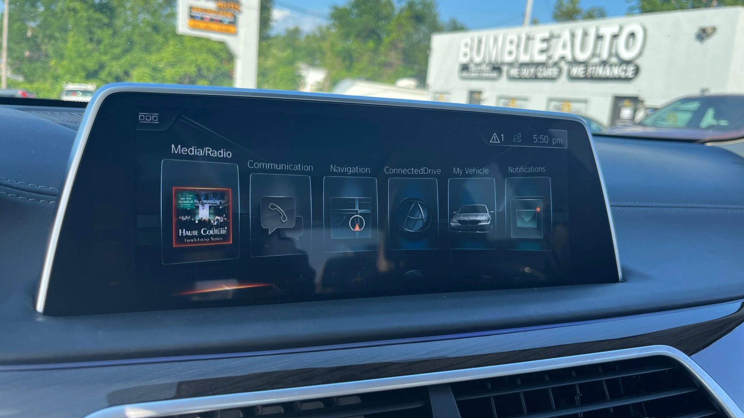 Used 2017 BMW 740i xDrive image 18