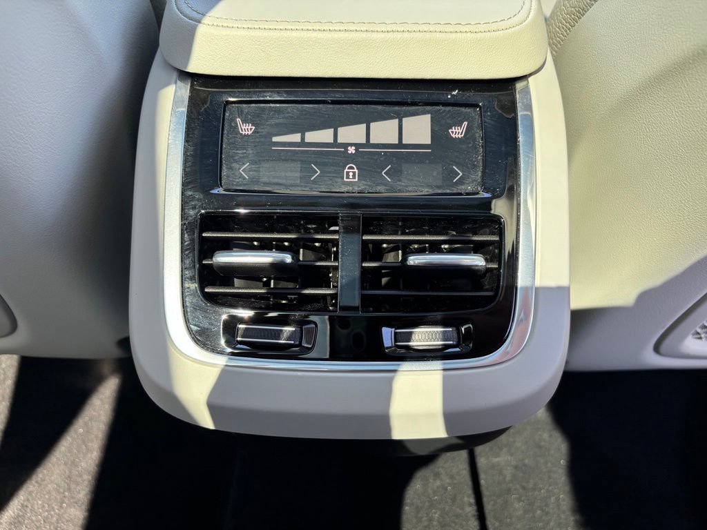 Used 2025 Volvo XC90 B5 Core w/ Climate Package AWD/4WD image 22